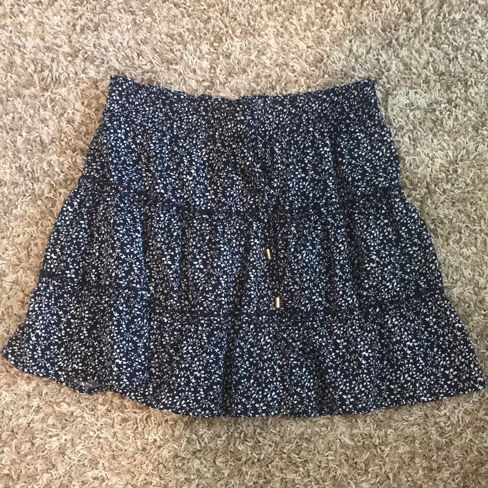 Black and white womens skirt size large